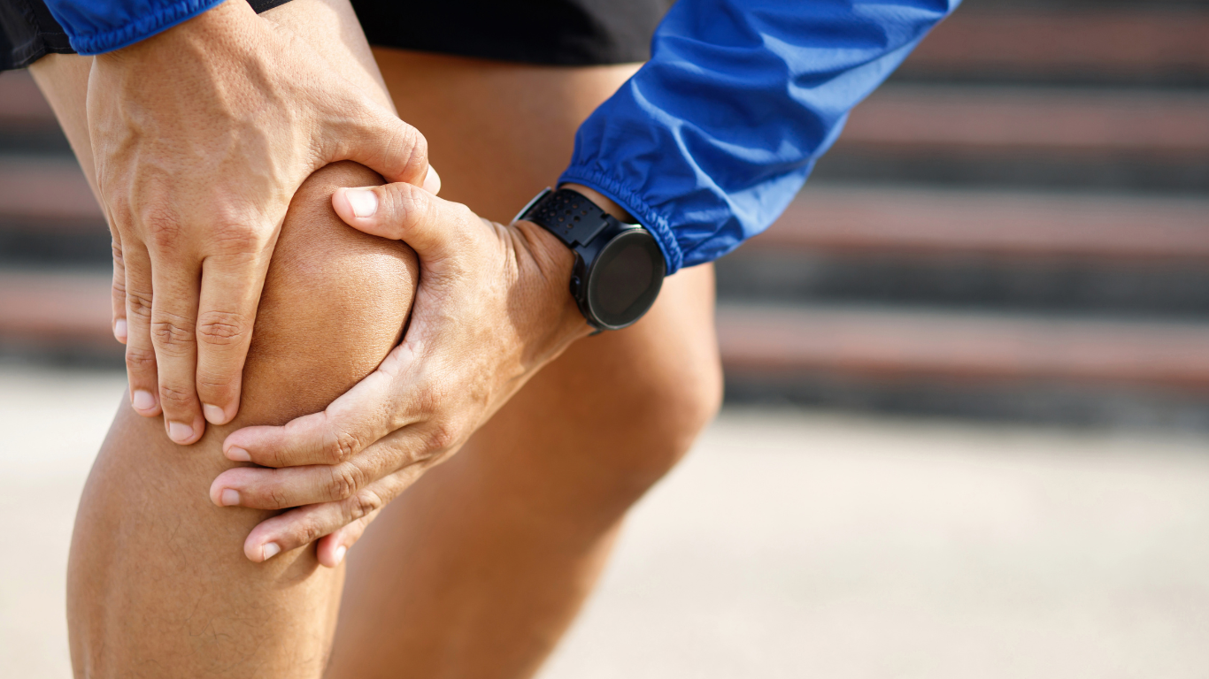 TCM and Physiotherapy for knee pain and injury management for Knee Pain, Knee Injuries (e.g Runner’s Knee, Jumper’s Knee), Knee Meniscus Tear, Knee ACL Tear, Cruciate Ligament Injury
